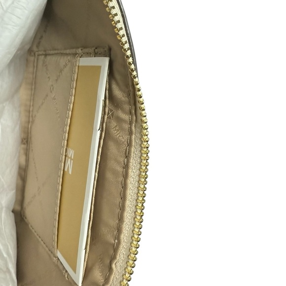 New Michael Kors Jet Set Travel Signature Logo Vanilla Large Wristlet - Picture 3 of 7